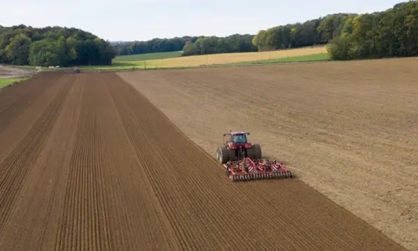TILLAGE-AND-SOIL-PREPARATION-305